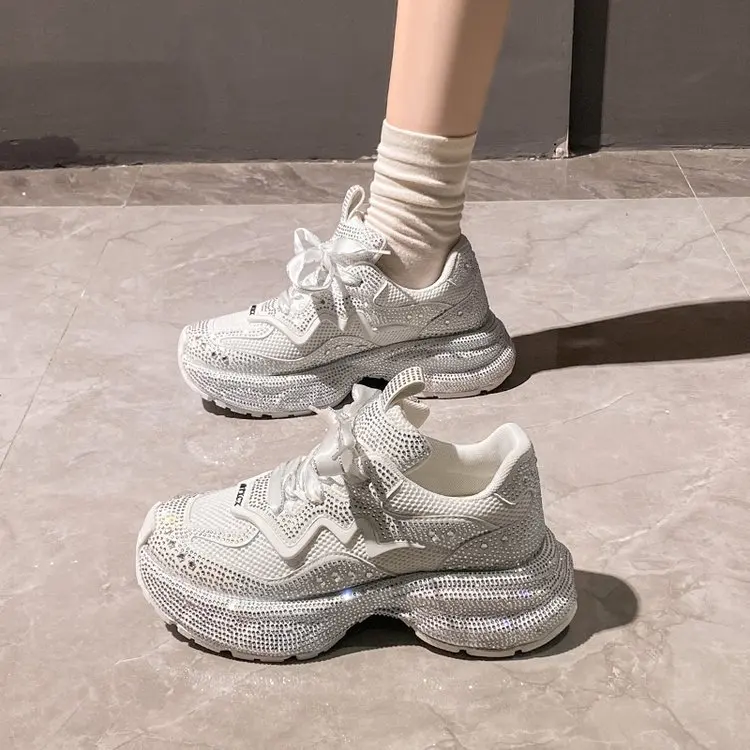 光沢のあるダイヤモンドの女性スニーカー春-秋厚底プラットフォームレースアップシルバークリスタルカジュアル作業靴屋外ランニングシューズ