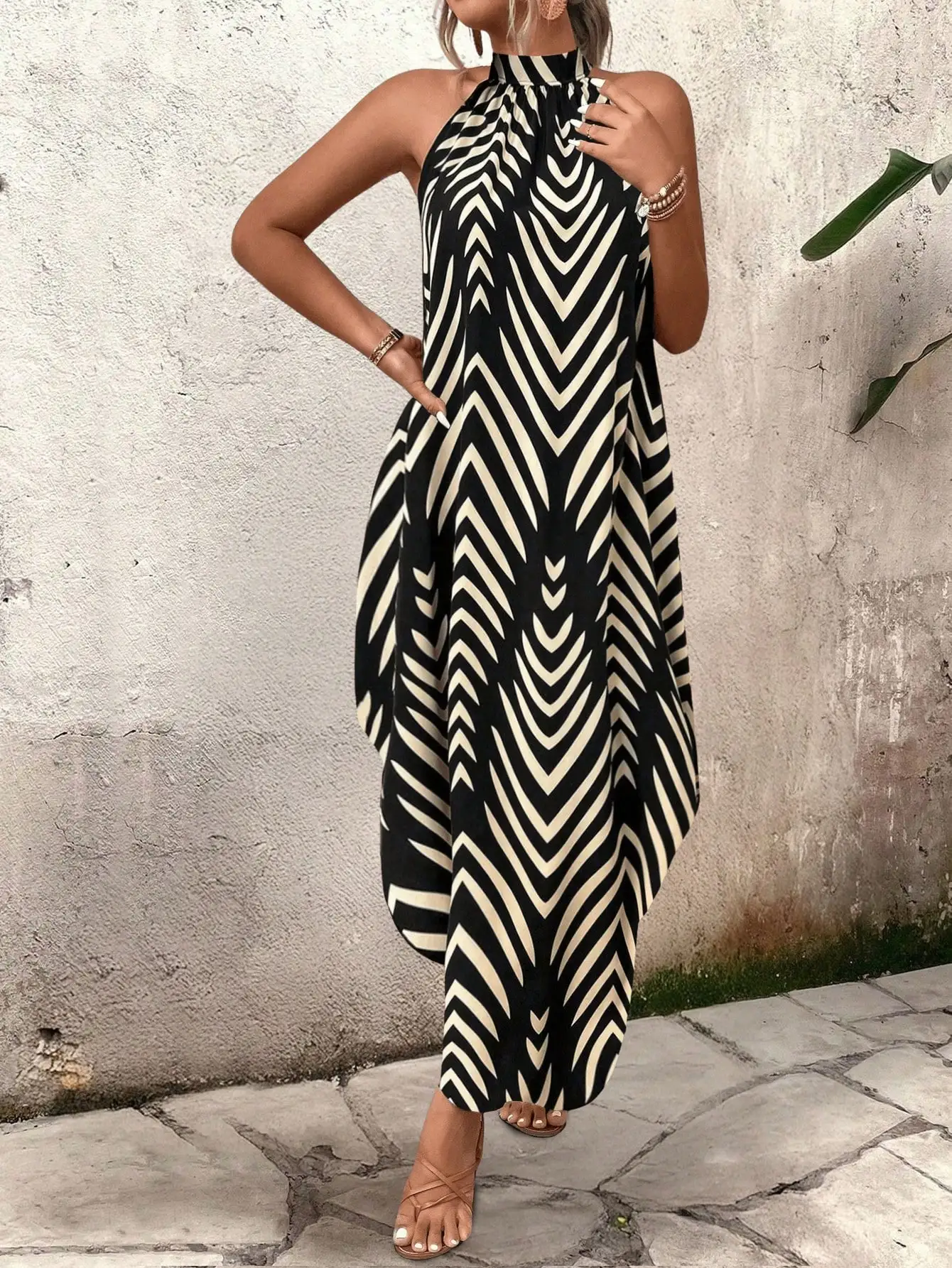 

Женское платье макси с геометрическим принтом и воротником-халтер, свободного кроя, летнее повседневное платье