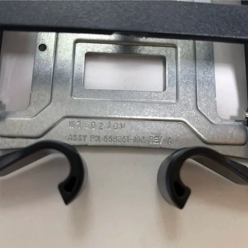 668261-001 668261-002 2.5" to 3.5" SSD Caddy Replacement For HP Z420 Z440 Z840 Z4 G4 Z8 G4 Workstation Hard Drive Bracket view 2