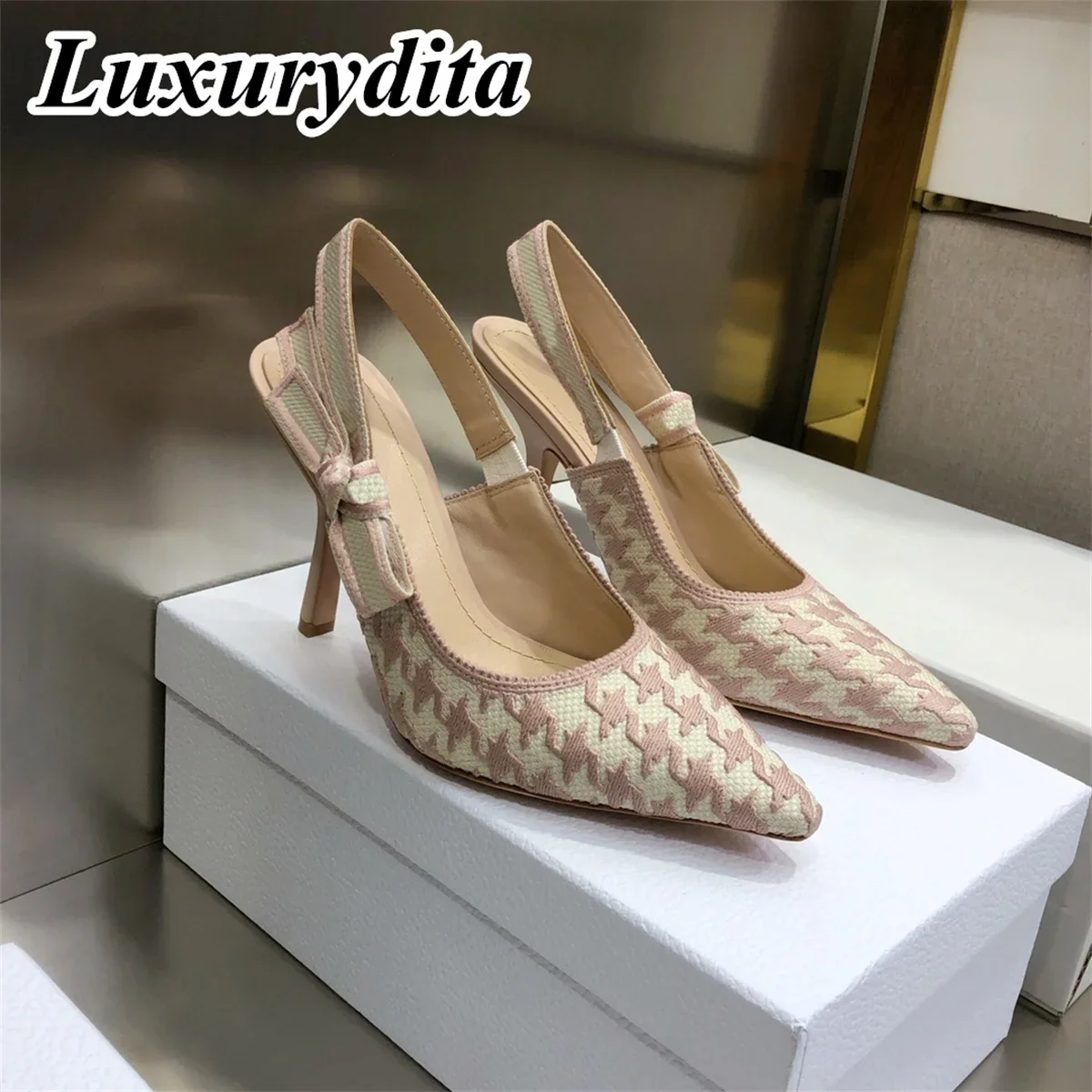 

Top Quality Luxury Womens Sandal Casual Lace Flat Fashion Embroidered Muller Shoes Designer Silk Leather Soled High Heel