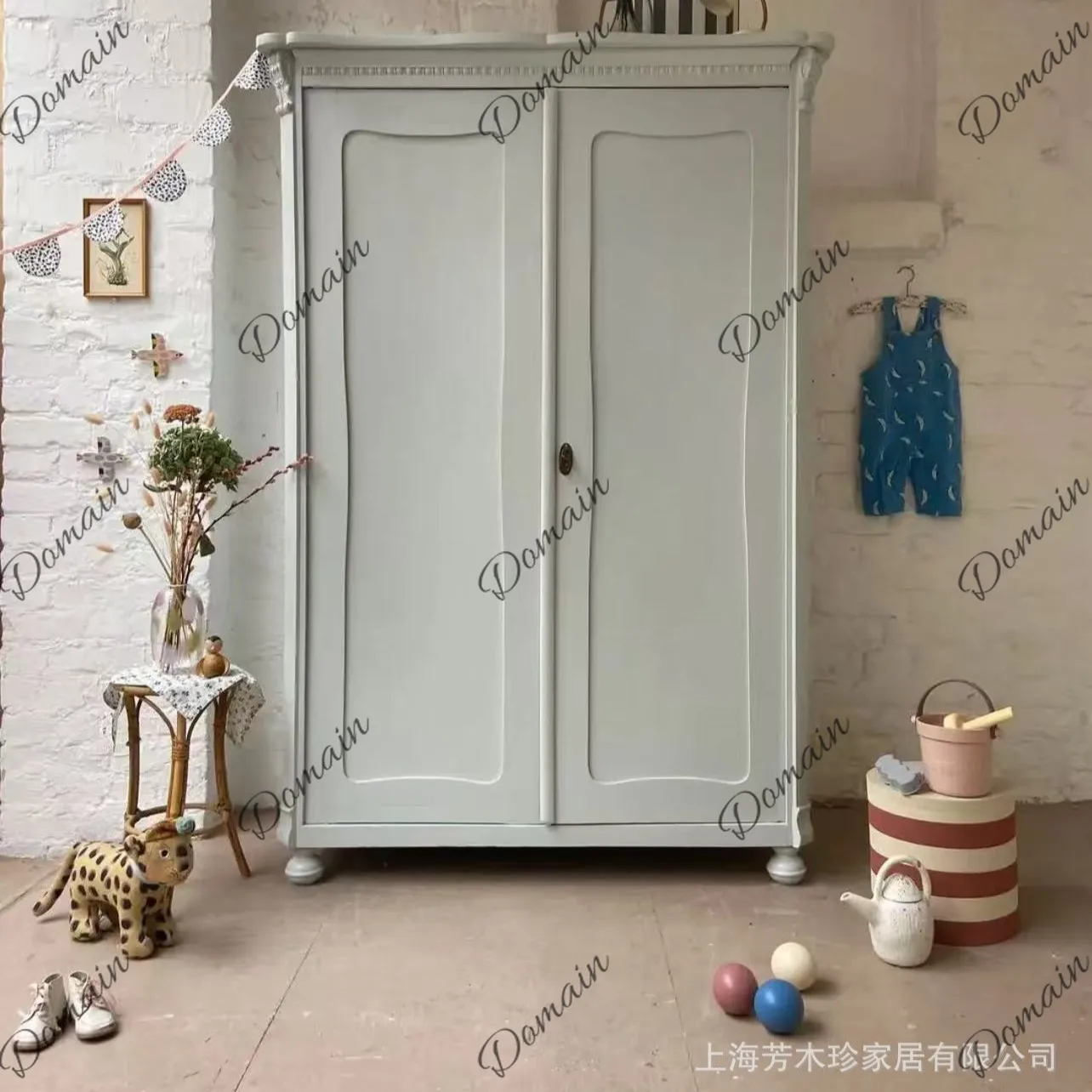 Export foreign trade American bedroom high-end creative solid wood wardrobe French engraved retro double door storage wardrobe