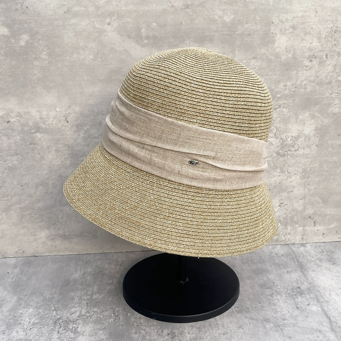 Women Casual Fine Paper Straw Bucket Hat for Summer Rollable Brim Sun Hat Elegant & Exquisite Bucket Cap
