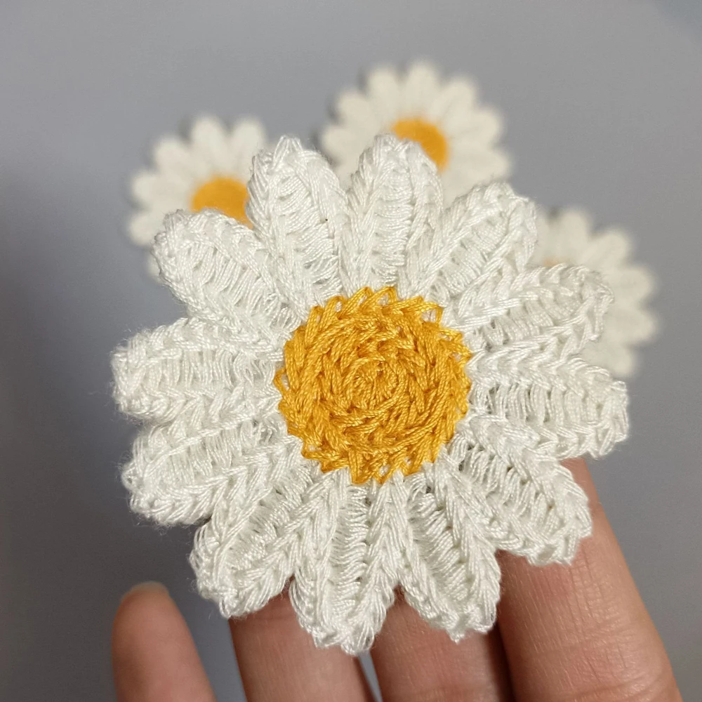 10Pcs White Daisy Flower Embroidered Patches Sew-on DIY Applique Clothing Badge Accessories