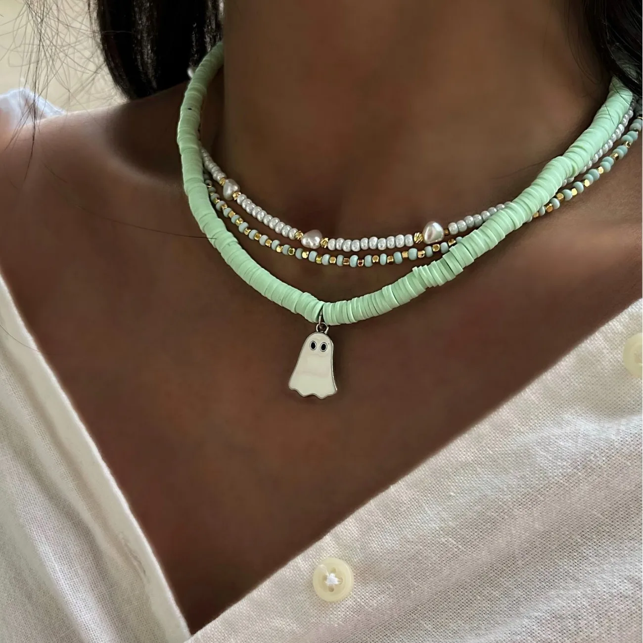 قلادة بوهيمية مطرزة بطبقات مع قلادة شبح الهالوين - قلادة طين سيراميك للنساء مجوهرات قوطية عصرية