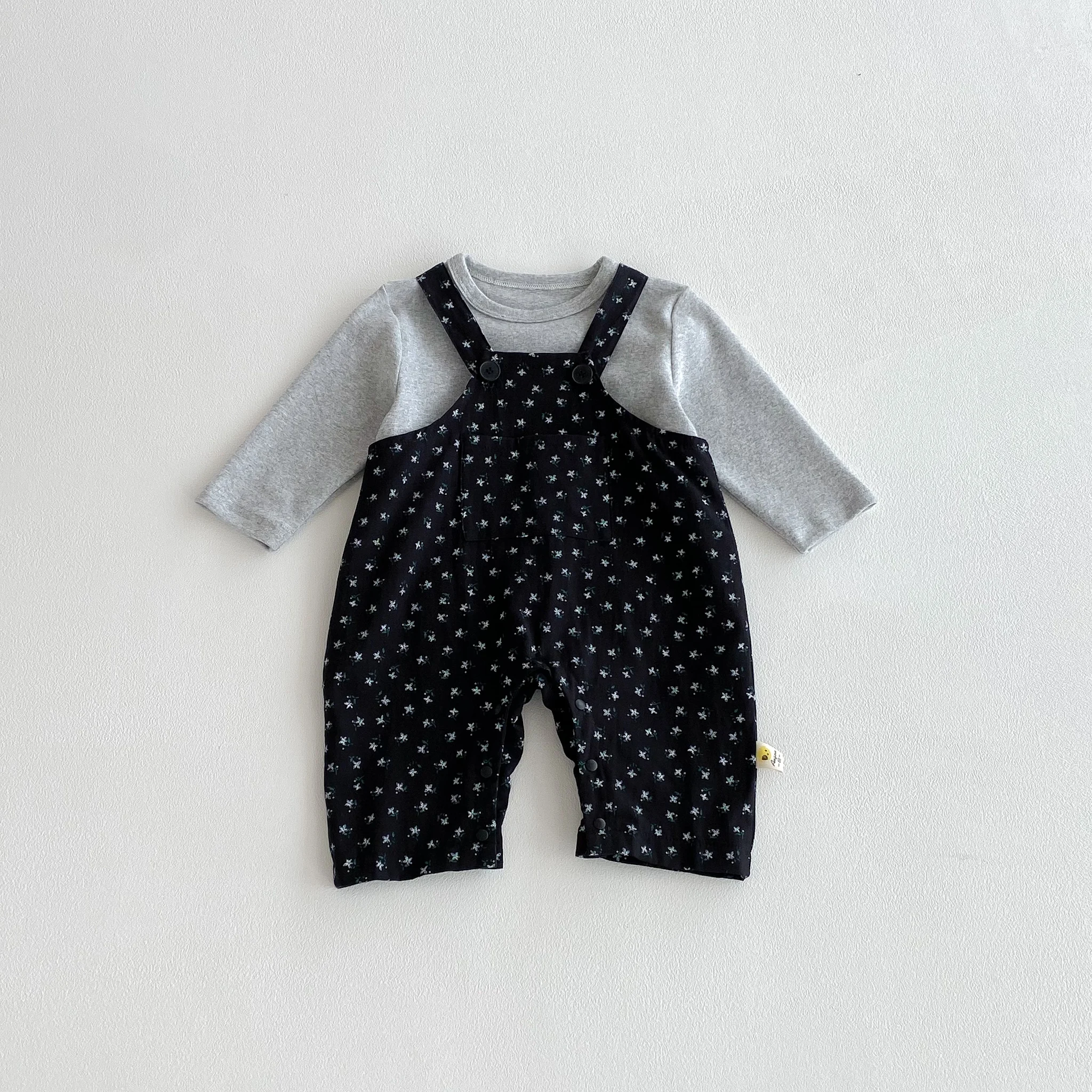 Baby-Blumenhose mit Gürtel für Mädchen, koreanischer Damen-Einteiler mit T-Shirt-Set
