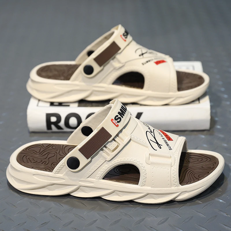 A pair of men's slippers, lightweight, comfortable, breathable, suitable for home use and with anti-slip propertiesHC-6655