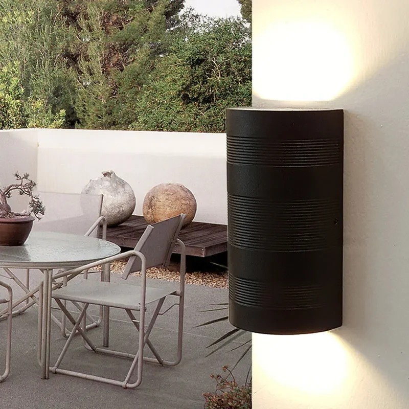 

Modern IP65 Waterproof LED Simplicity Outdoor Light Creative Personality Oil Barrel Shape Wall Light Outdoor Or Indoor Wall Lamp
