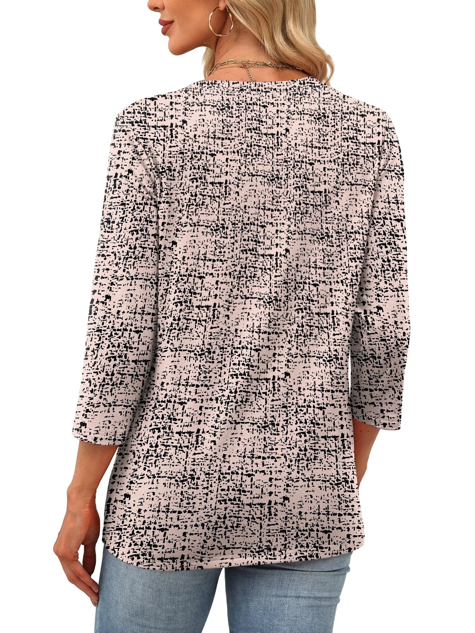 Stylish Plus Size Women's 3/4 Sleeve Top with Trendy Abstract Print for Effortless Everyday Fashion