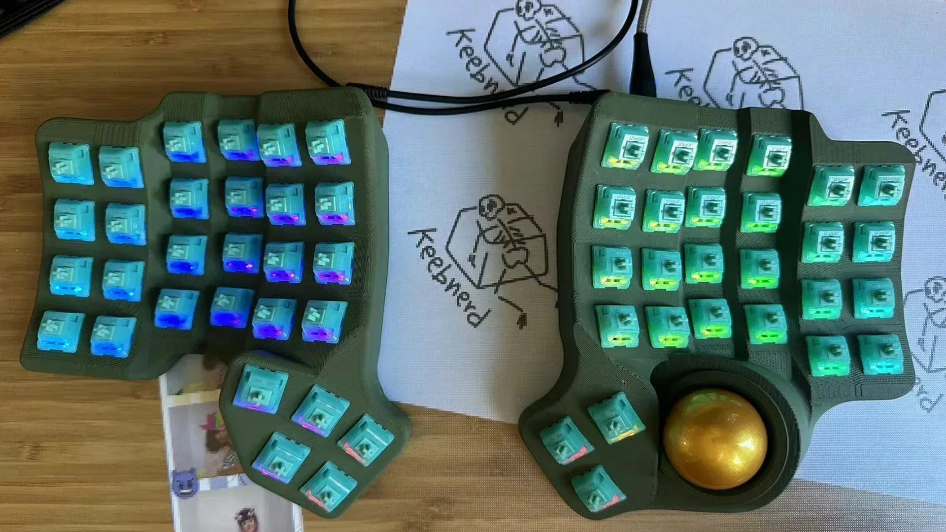 

Charybdis Split Keyboard Kit4x6 Custom Wired Single-mode Trackball RGB Curved Split Mechanical Keyboard MX Switch Game Accessory