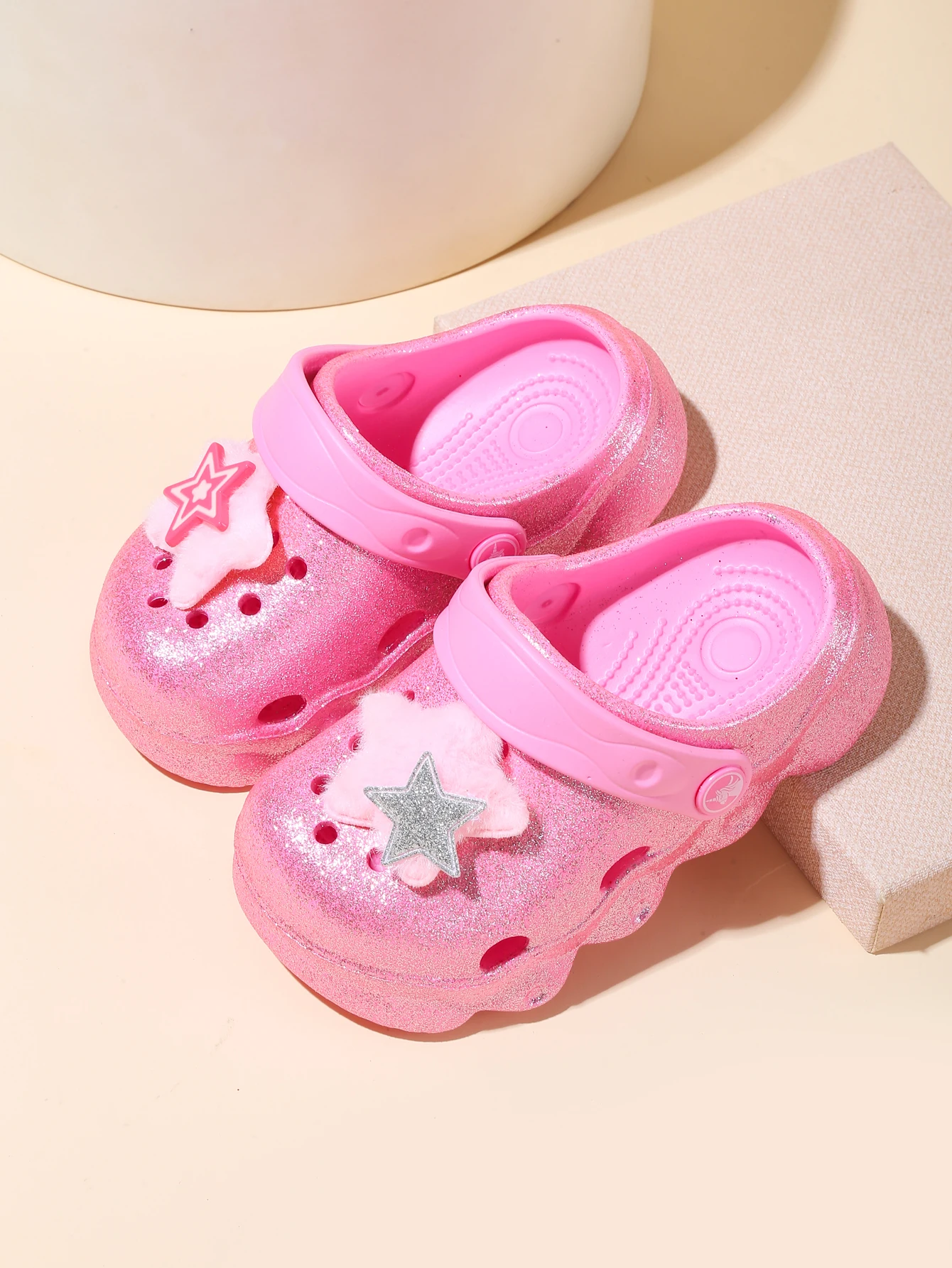Kinder-Glitzer-Clogs, Leichte EVA-Gartenschuhe, Wasserdichte Rutschfeste Sandalen, Bequeme Slip-On Schuhe für Drinnen und Draußen 1214 – Detail 2