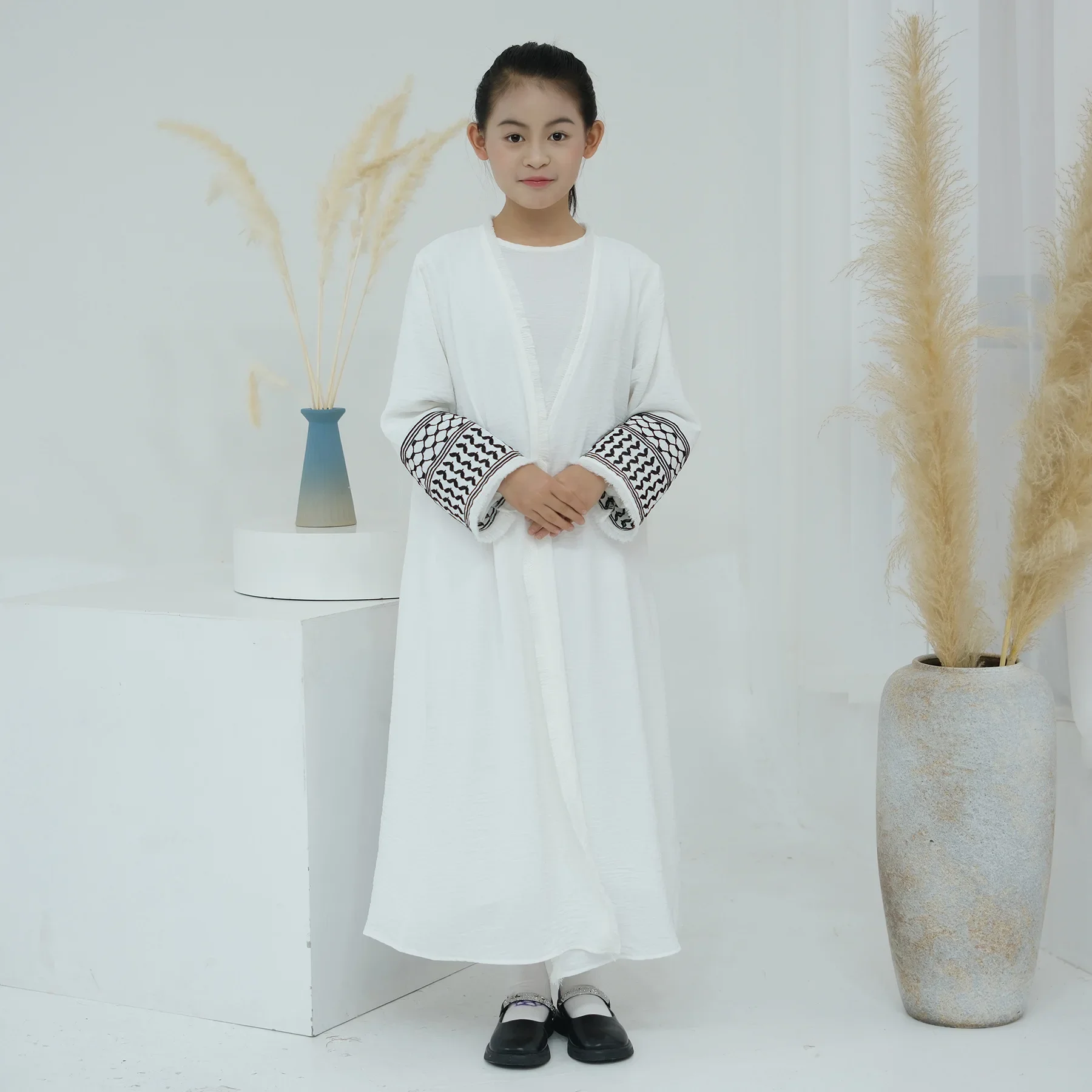 Moroccan Dubai Embroidery Abaya Kids Girls Muslim Long Sleeve Maxi Dress Turkey Dubai Kaftan Islam Eid Party Arabic Robe Caftan