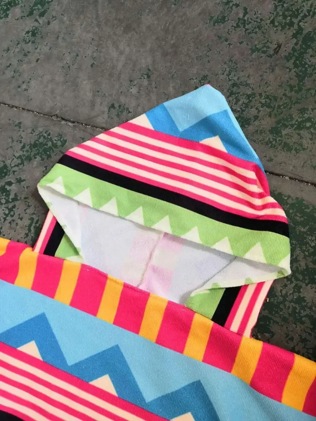Foto personalizzata Logo Mantello Asciugamano da bagno con cappuccio Accappatoio Poncho Nuoto Asciugamano da spiaggia Surf Uomo Lady Accappatoio ad