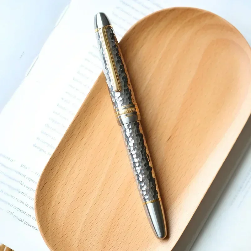 Hot New MAJOHN Titanium Alloy Ti-136 Piston Pen Metal Brushed Anti-slip Hammered Pattern Version EF/F Fountain Pen Writing Gift