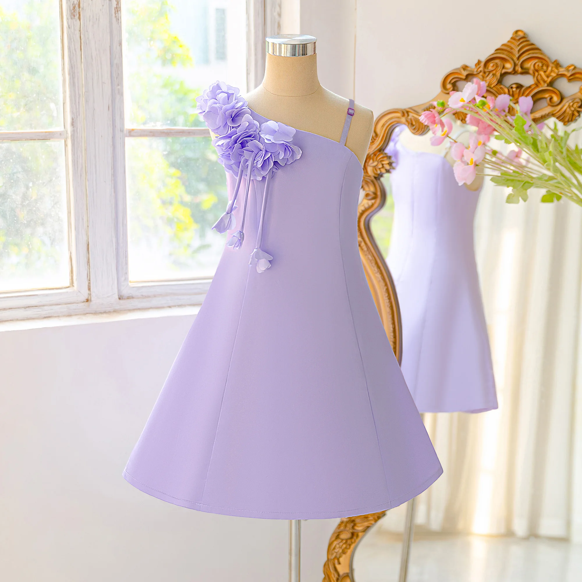 Girls' formal dresses suitable for hosting piano recitals runway shows and princess-style occasions