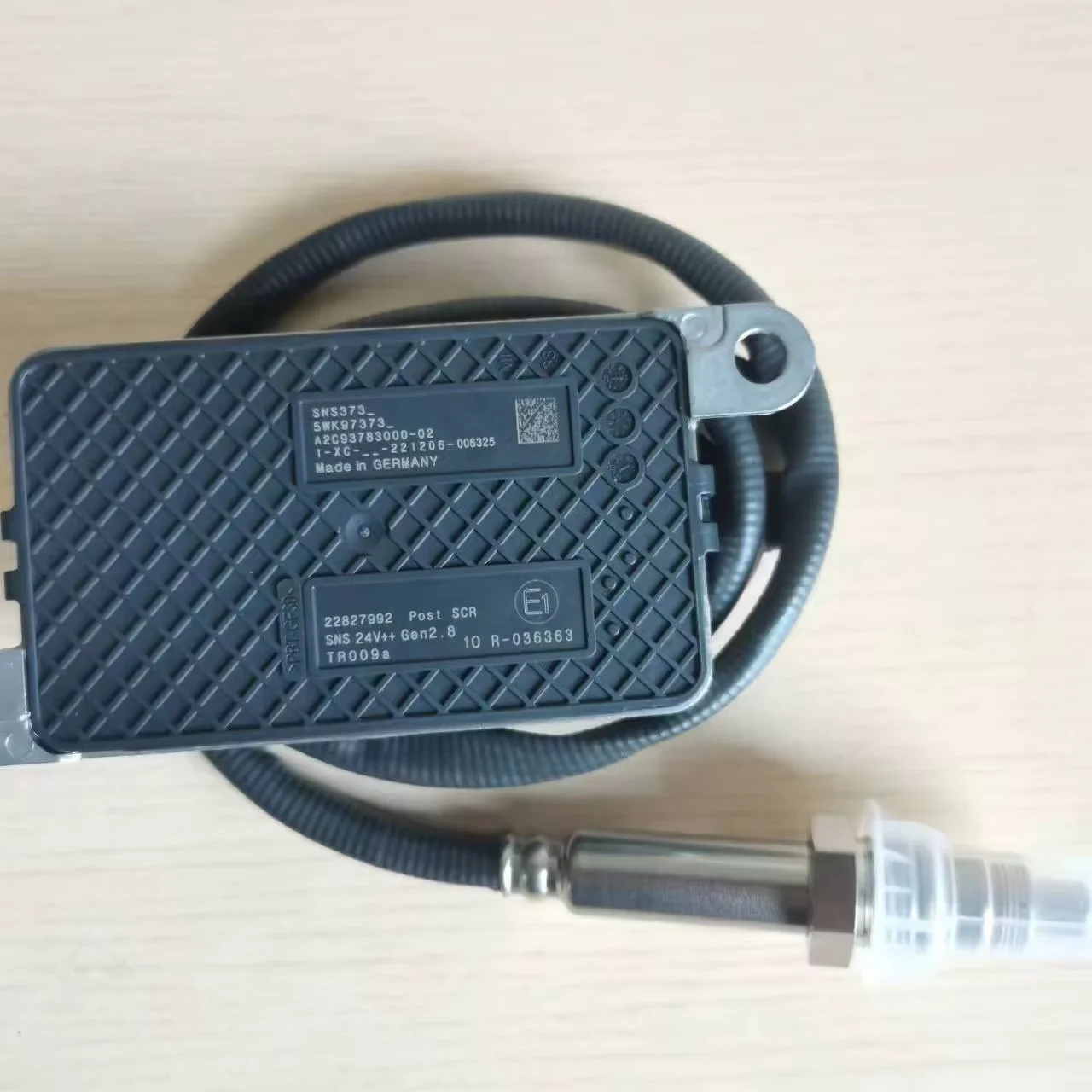 

Высококачественный новый датчик кислорода азота 5WK97373 22827992 для деталей грузовиков Volvo