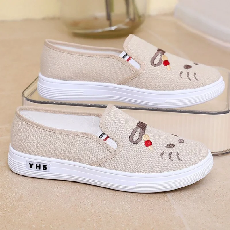 Old Beijing Cloth Shoes  Female flat shoes Soft soled Anti slip Mom Shoes Cute Cat Ears Bean Shoes One Step Lazy slip-on Shoes