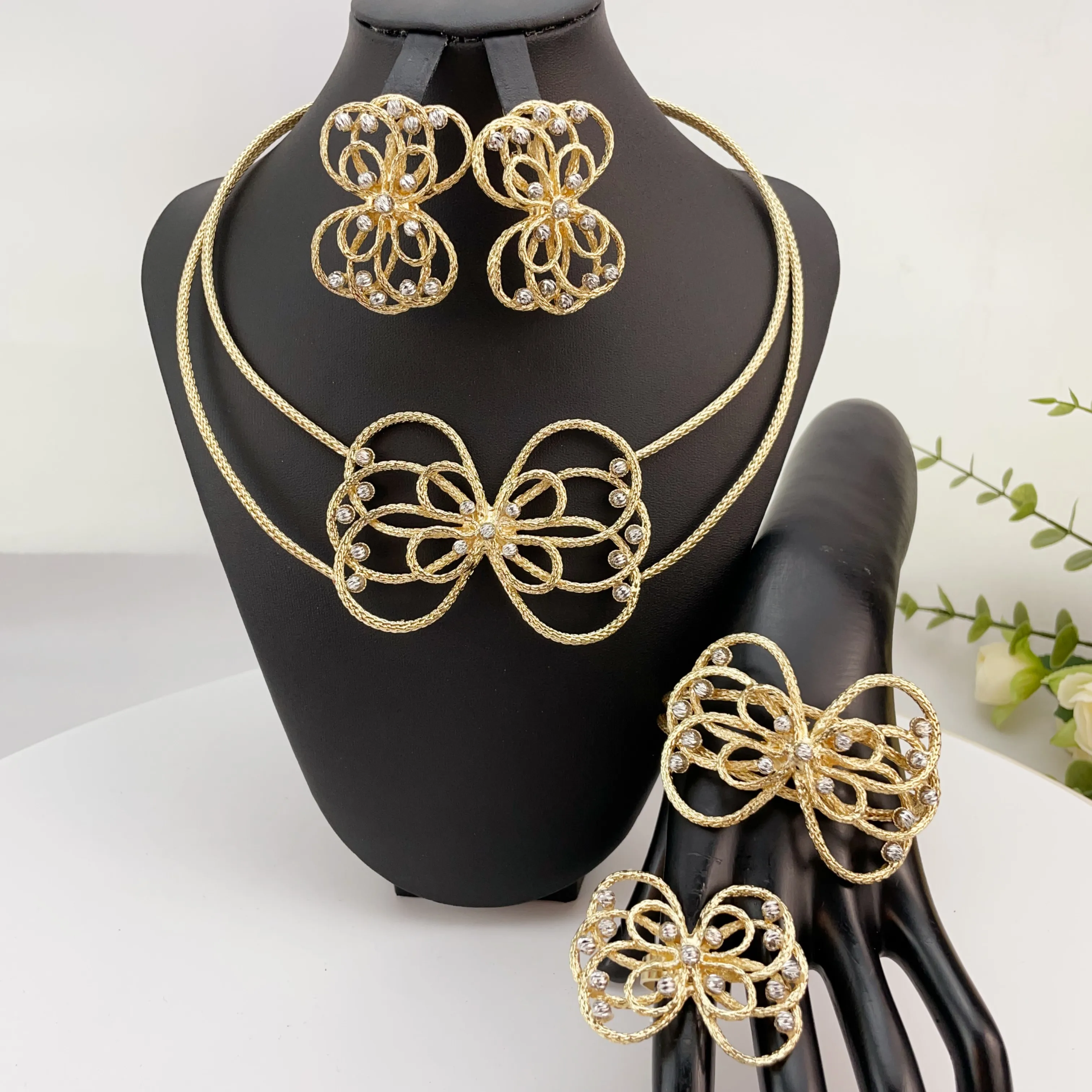 Exquisite and fashionable high-end jewelry set, suitable for various parties, brides and weddings to wear FHK24488
