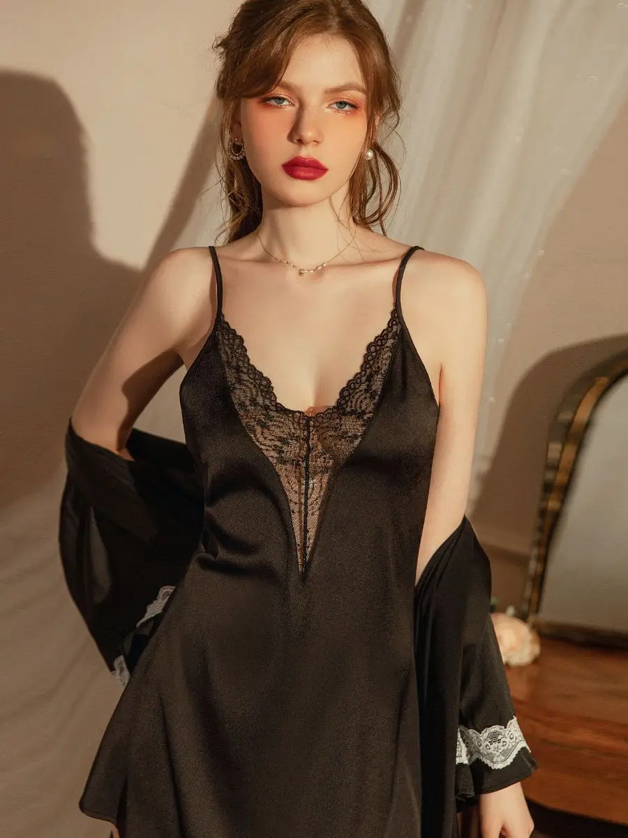 Sexy Pyjamas für Damen im Sommer, dünnes, rückenfreies Straps-Nachthemd aus Eisseide mit Spitze