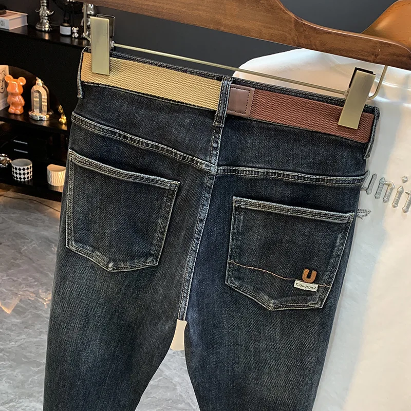 

2025 Новые американские модные повседневные синие джинсы для мужчин осенью, универсальные, пошитые и утягивающие, конические брюки с маленькими штанинами