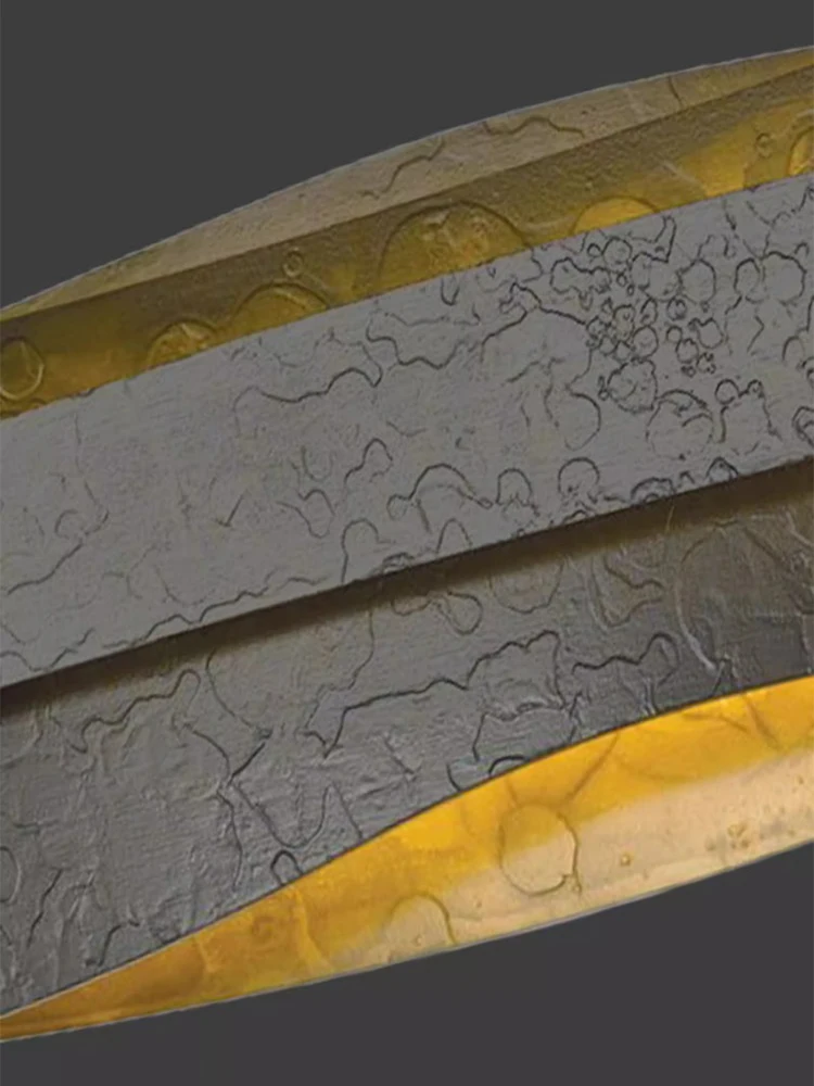 Bancone dell'isola del ristorante d'arte, bancone bar, lampadario, designer della stanza modello, forma geometrica irregolare, luce da studio creativa