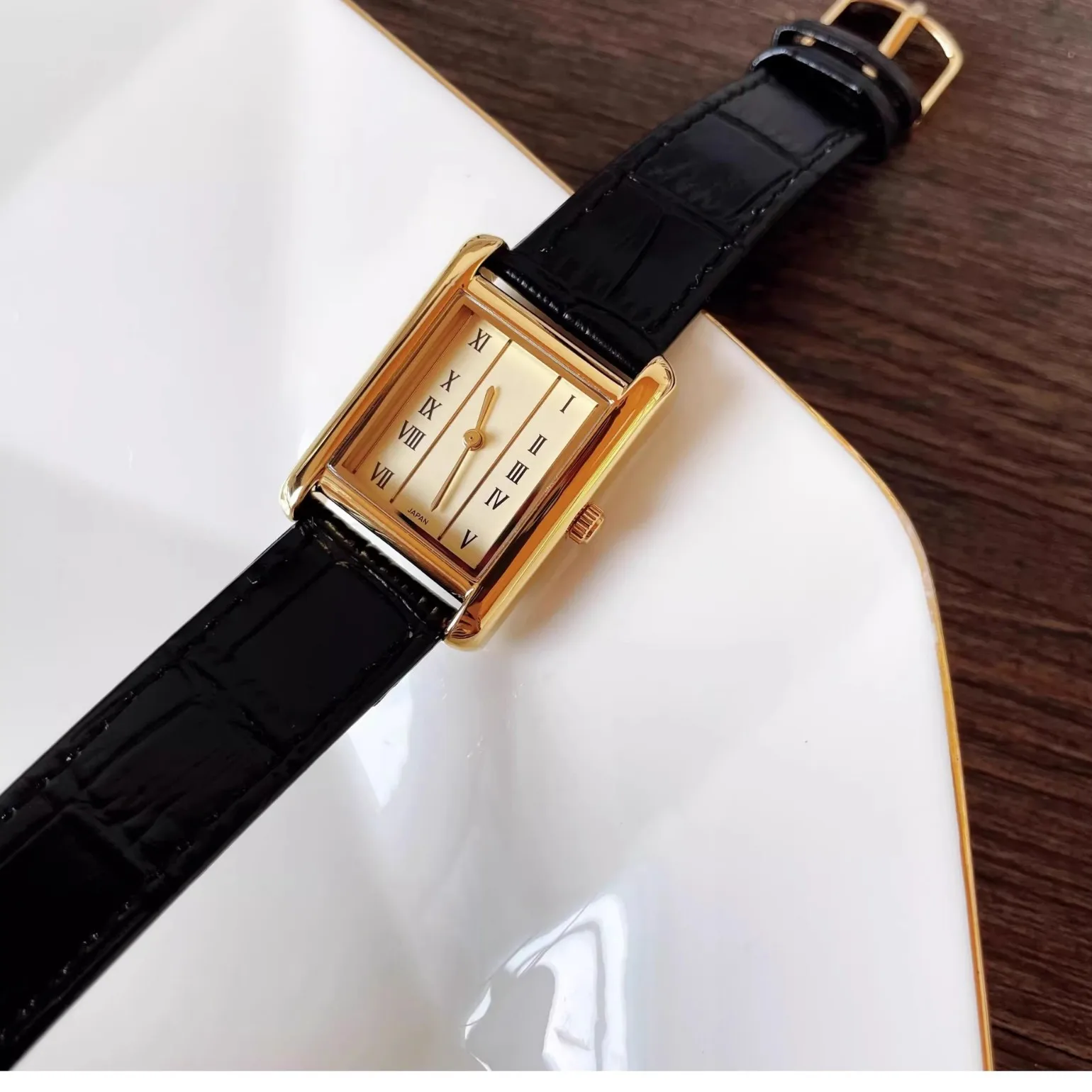 Retro Niche Design Square Rectangular Gold Dial Quartz Women's Watch Casual Leather Waterproof Fashion Ladies Watch Relogio