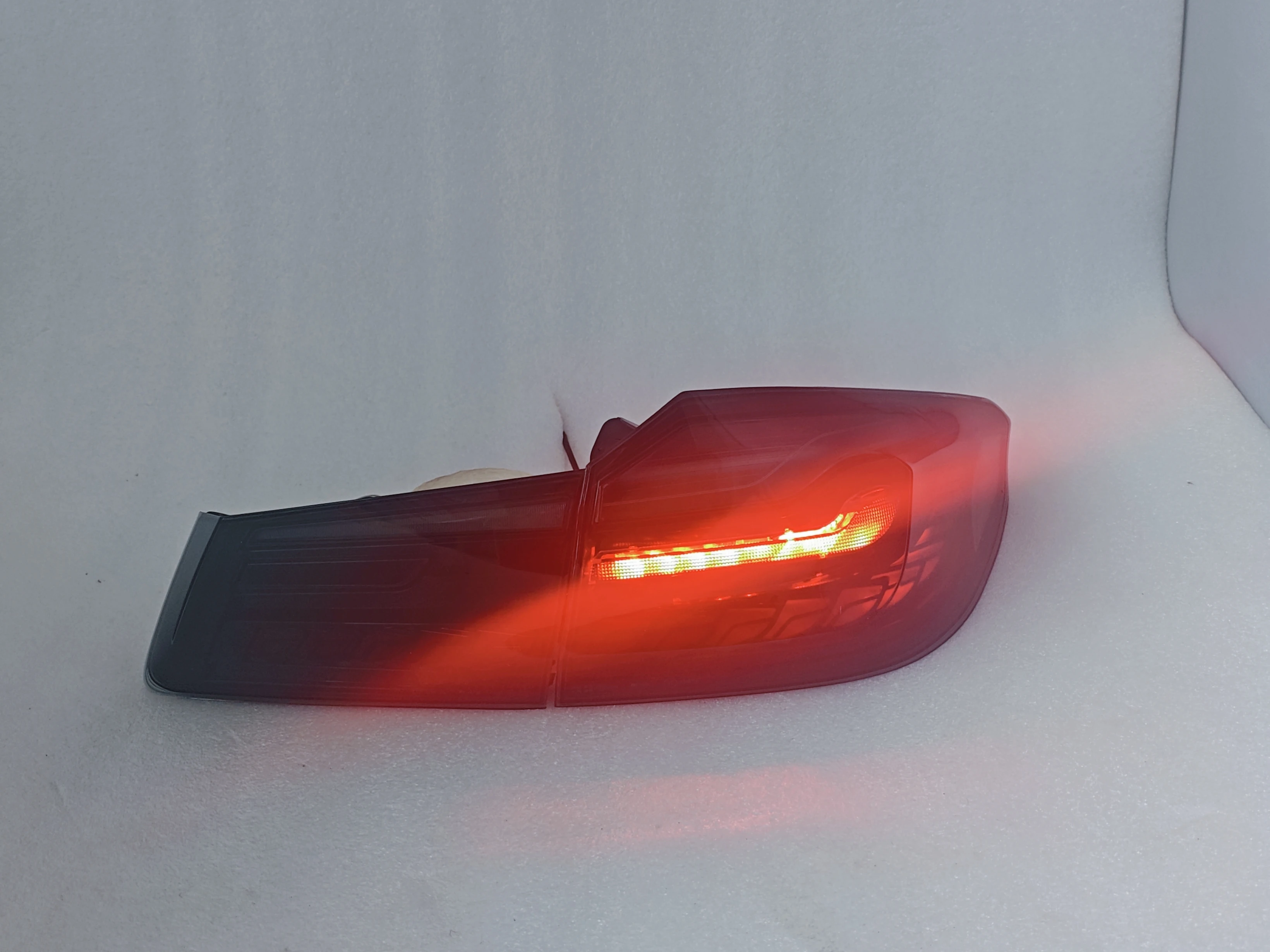 مصنع توريد الملحقات الخارجية للسيارات التنين مقياس الضوء الخلفي لسلسلة 5 G30