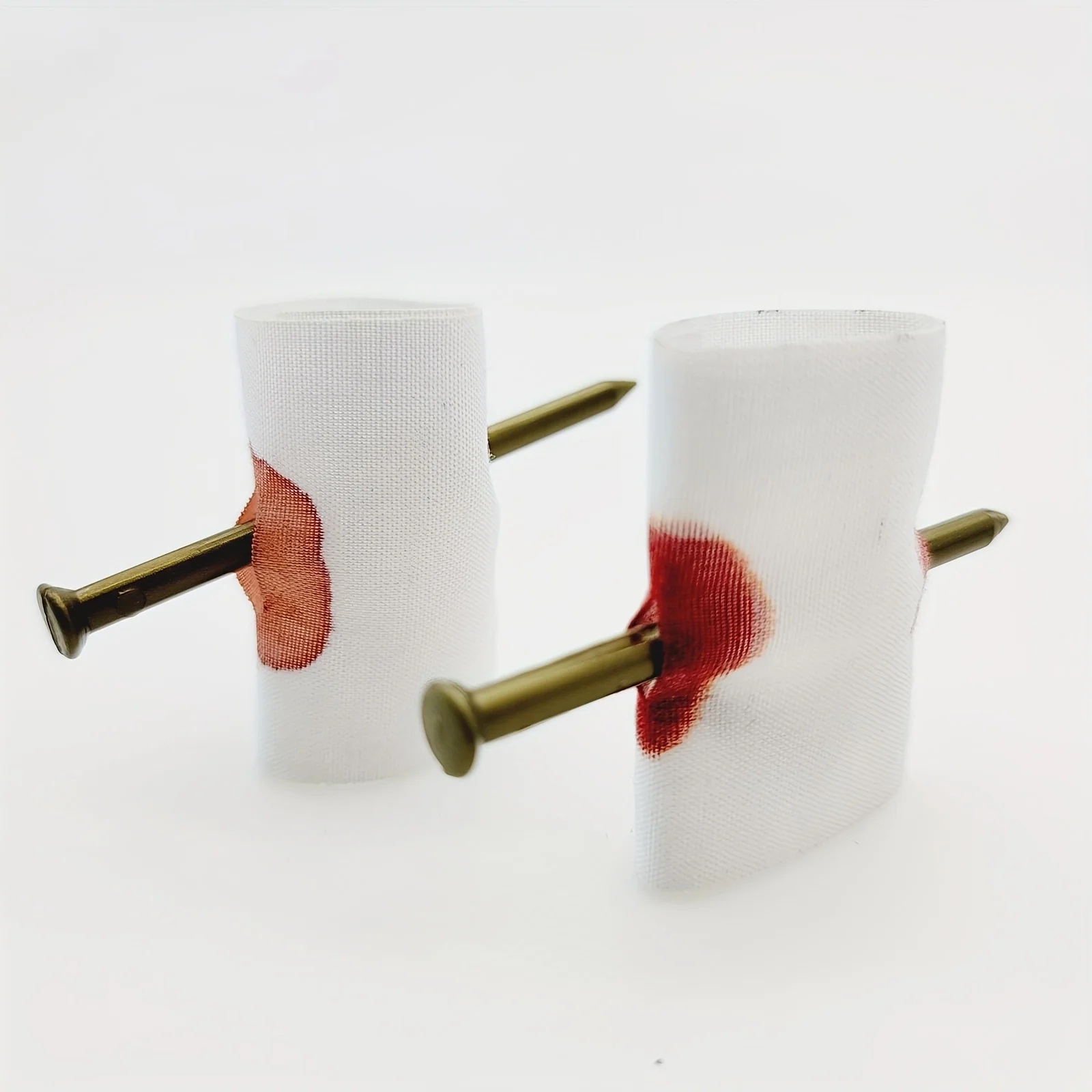 2pcs Halloween Finger Piercing Nails King Magic - Halloween Prank Props