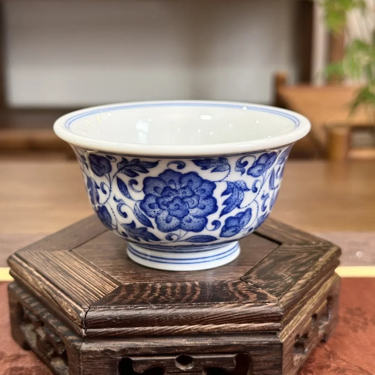 High-end tea set blue and white point worker twisted branch lotus Jingdezhen tea set hand-painted ceramic cup