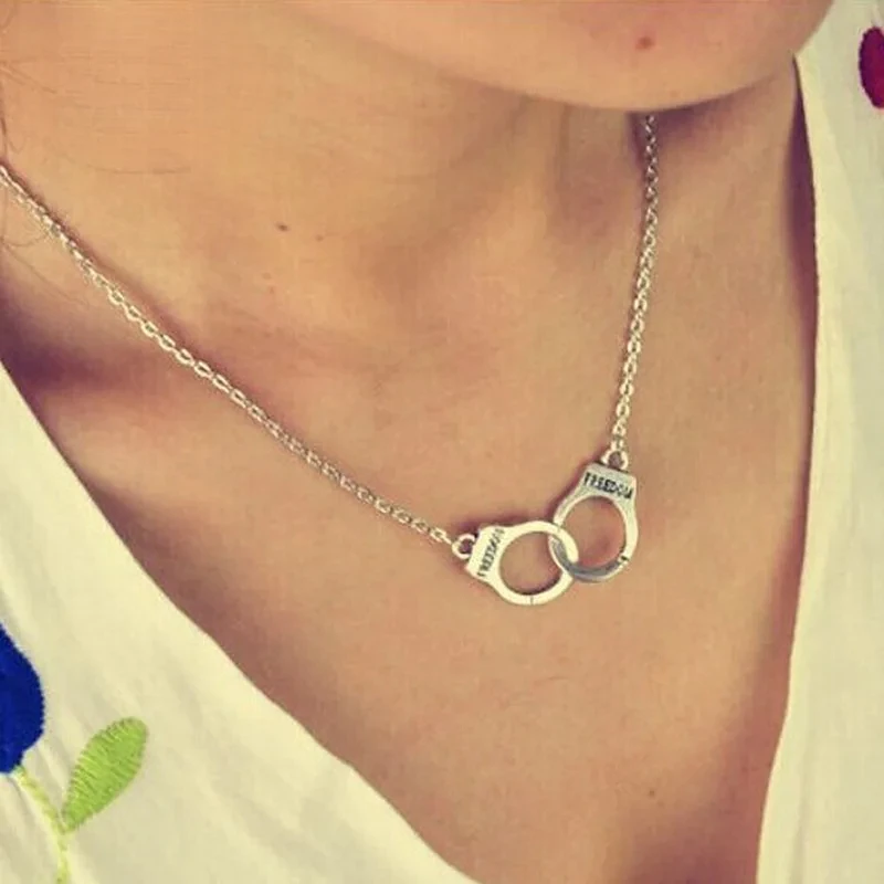Handcuff Pendant Necklace for Women Men Steampunk Lover's Collares  Unique Design Valentine's Day Gift Fashion Jewelry