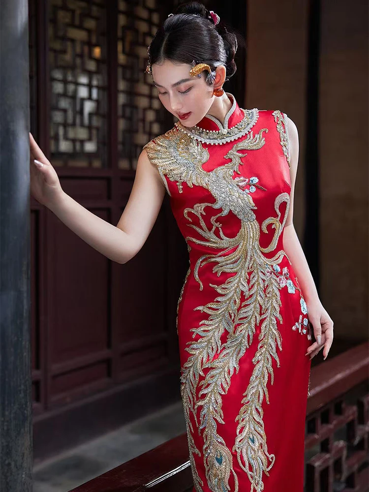 

Новое элегантное вечернее платье для невесты, стройнящее фигуру, для свадебных торжеств и банкетов.
