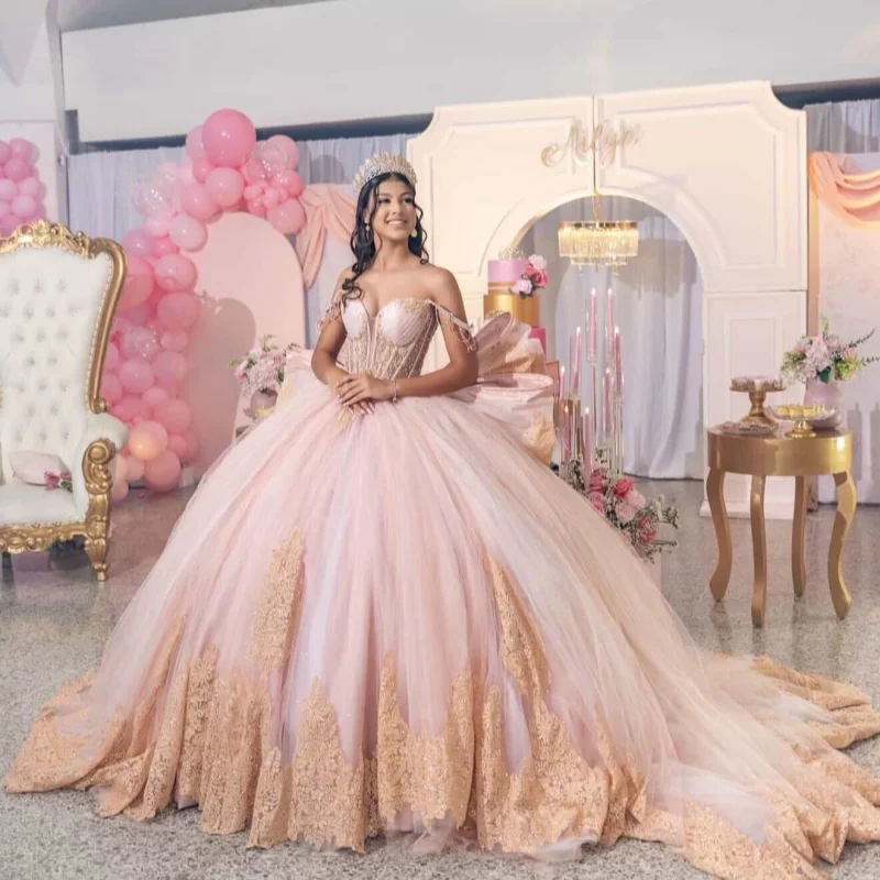 

Pink Quinceanera Dresses Off the Shoulder Golden Glitter Crystal Decal Long tail Big Bow Vestidoe 15 Quinceanera Customize