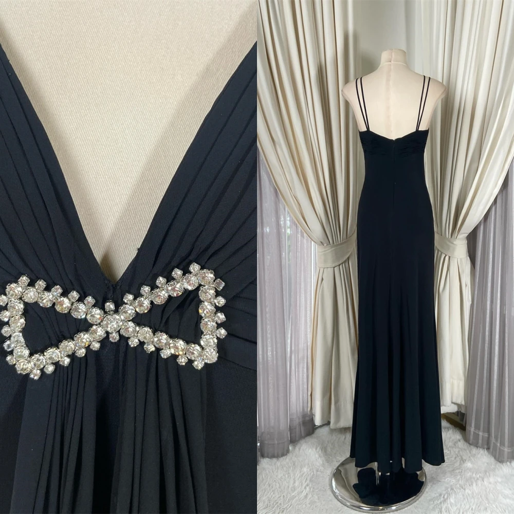 Customized Elegant Graceful Black Jersey Evening Dress Delicate V-Neck Spaghetti Straps Zipper Back Special Occasion Gowns