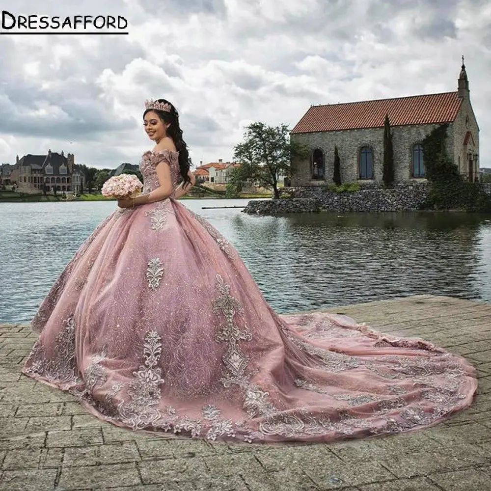 Hồng Lệch Vai Pha Lê Quinceanera Đầm Bầu Appliques Ren Dây Chéo Ngọt 15 Vestidos De Quinceañera