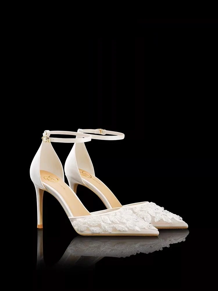Spring and summer new pointed hollow lace mesh beaded low-heeled wedding shoes banquet dress thin high-heeled women's sandals