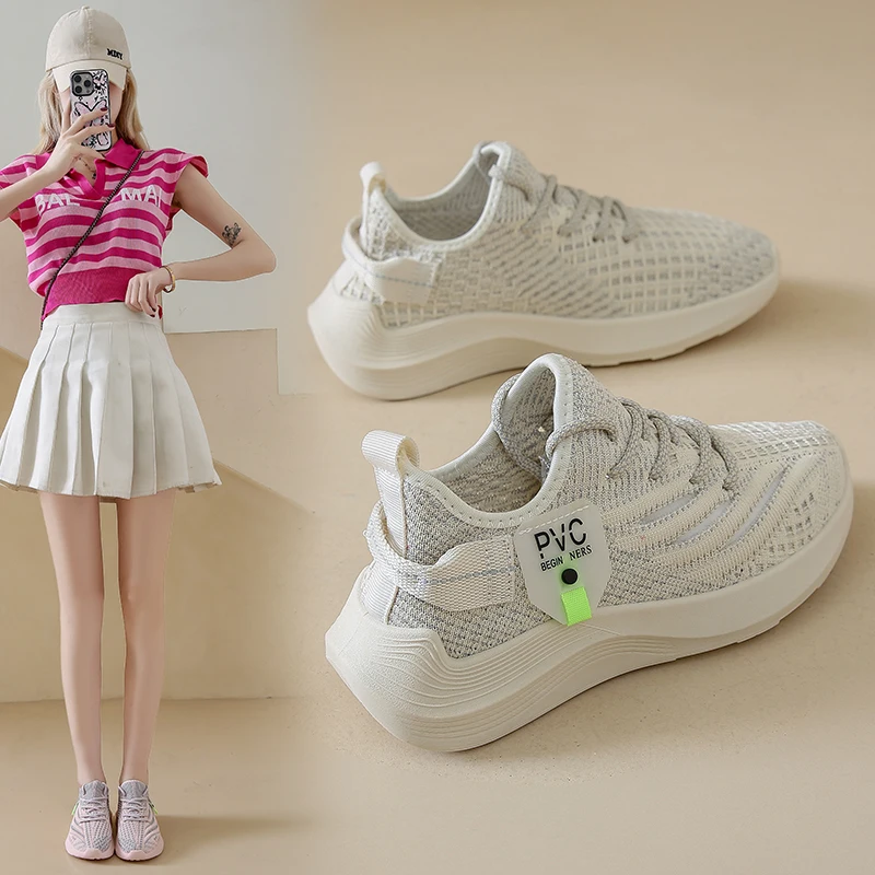 Women's Pink Mesh Sports Shoes Are Breathable and Comfortable, with A Flexible and Cushioned Sole That Is Perfect for Running