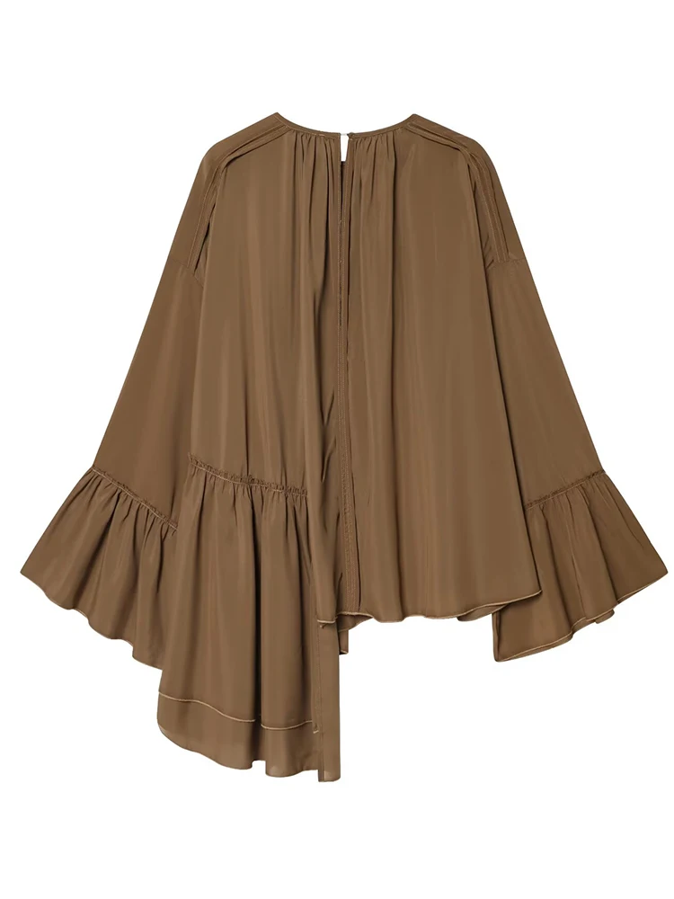 เสื้อผู้หญิงลำลอง 2025 เสื้อแฟชั่นผู้หญิงฤดูใบไม้ร่วง สีพื้น แขนยาว ชายเสื้อไม่สมมาตร ทรงระบาย  เสื้อผู้หญิงสไตล์ไฮสตรีททรงหลวม