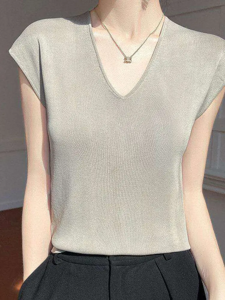 Slim Fit V-Neck T-Shirt Women's Knitted Ice Silk Pearl Bead Bell Sleeve Breathable Casual Top New 2026 Fashion Versatile Shor...