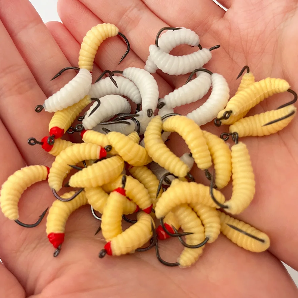 50PCS Soft Maggot Bait with Hook Freshwater Fake Breadworms Fishing Bait Artificial Waxworms Hairy Plastic Worms