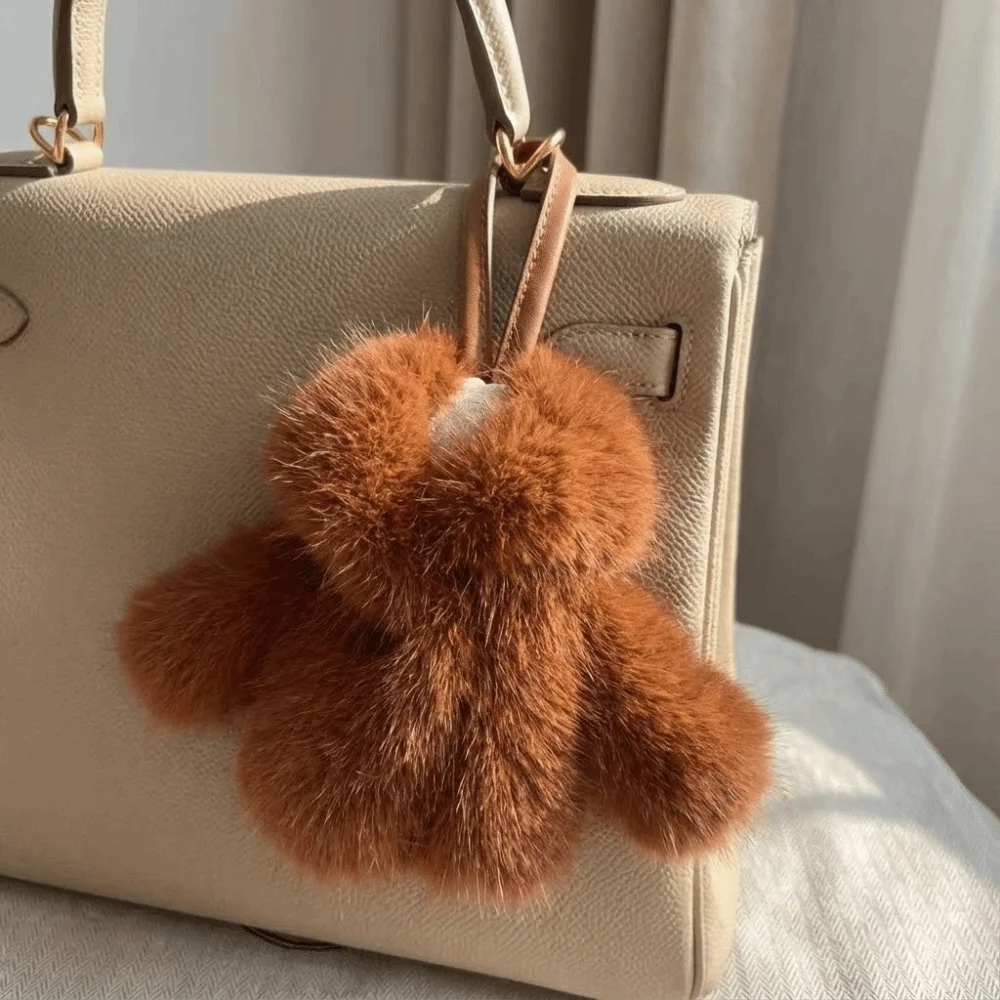 Einzigartiger Mehrzweck-Schlüsselanhänger aus Kunstkaninchenfell, weicher kleiner flauschiger Anhänger, süßer Schlüsselring in Kleidungsform, Plüsch-Taschenanhänger für Damen