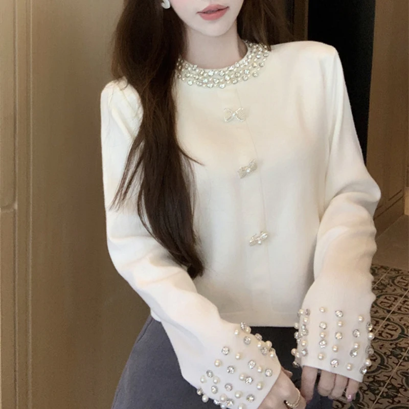 

Round Neck Korean Women Pullover Tops 2025 Autumn Winter Slim Diamond Beaded Knitted Sweater Long Sleeved Knitwear