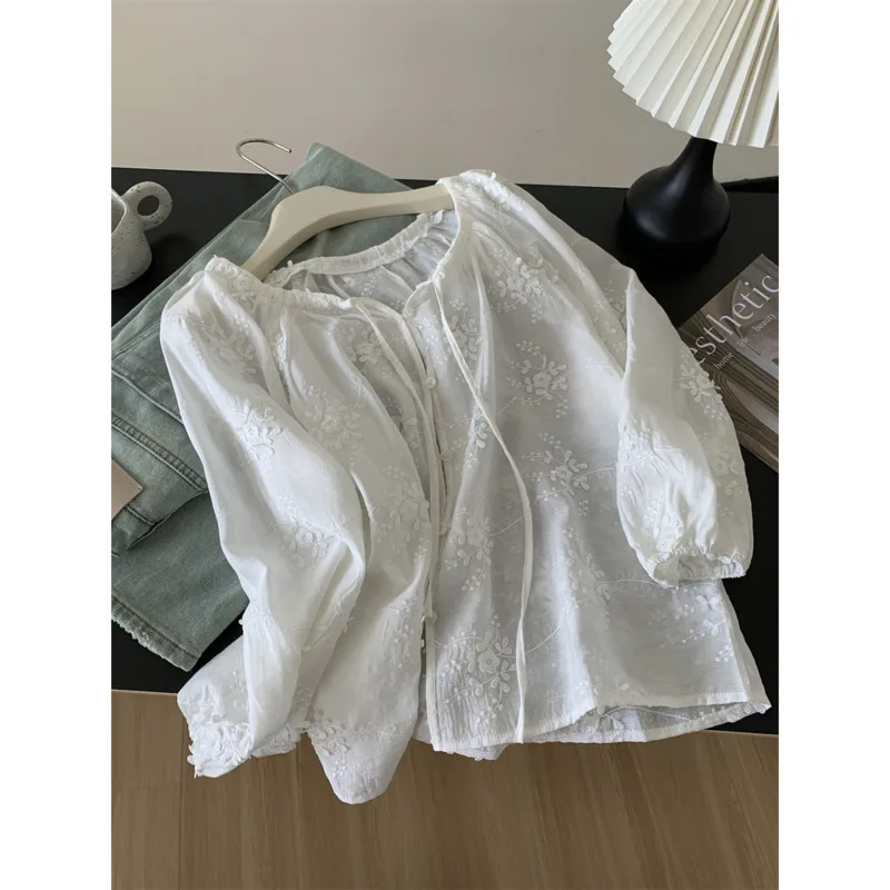 

Autumn Embroidery Flower Lace-Up Blouses Women Loose Round Neck Long Sleeve Shirts