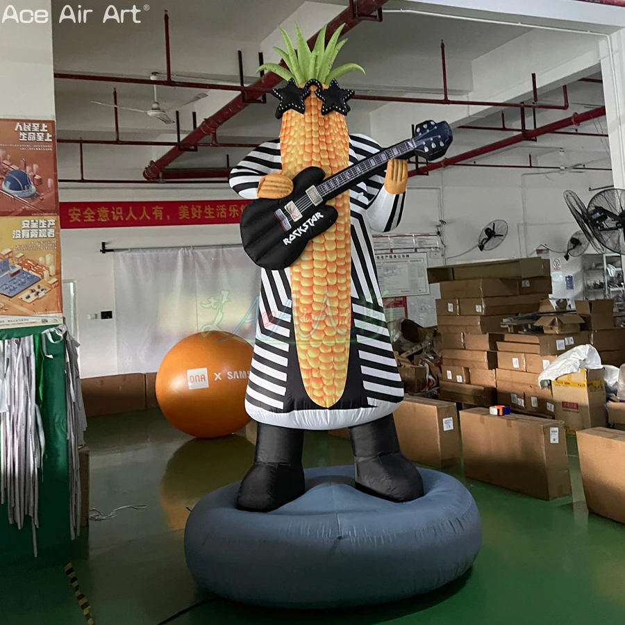 Mascota inflable de dibujos animados de maíz con logotipo personalizado que toca la guitarra | Accesorios para eventos publicitarios