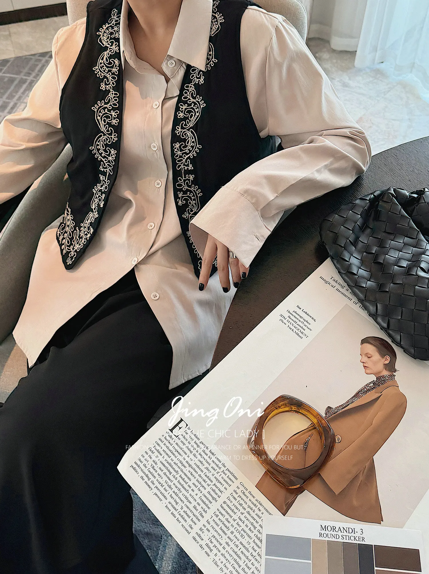 

Embroidered Vest Coat Crop Jacket Woman Clothing 2025 Autumn Fall Y2k Top Korean Fashion Style New Outerwears Elegant Sleeveless