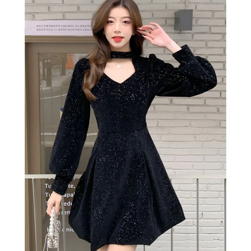 

Red Vintage Gold Velvet Dress for Women's Spring Autumn New French Design Sense Small Annual Meeting Underlay Short Skirt