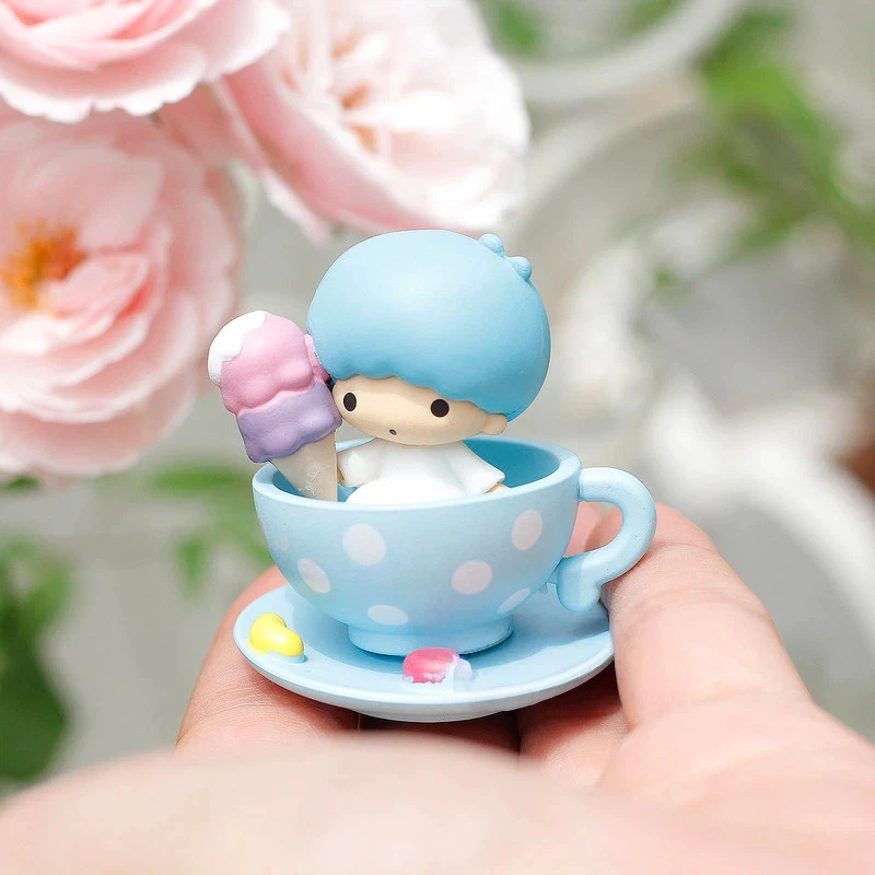 Nuevo Producto en Stock: Caja Sorpresa de Juguete Hecho a Mano de la Serie Kt Cat Kuromi con Taza de Café Oscilante, Linda Decoración de Escritorio, Regalo de Cumpleaños para Fans