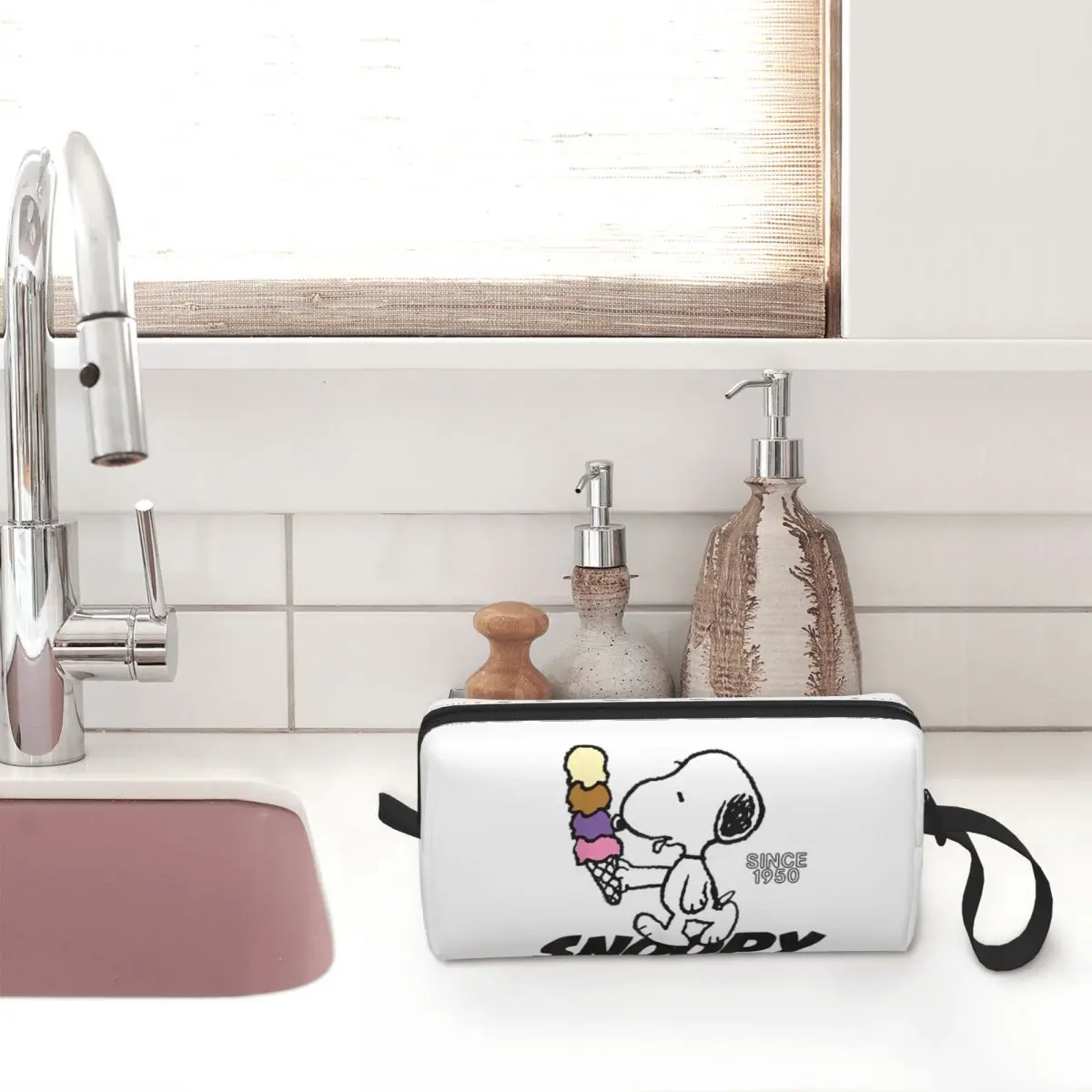 Snoopy Ice Cream Cone Cosmetic Bag for Women Makeup Bags Cartoon Travel Water Resistant Toiletry Bag Organizer Pouch