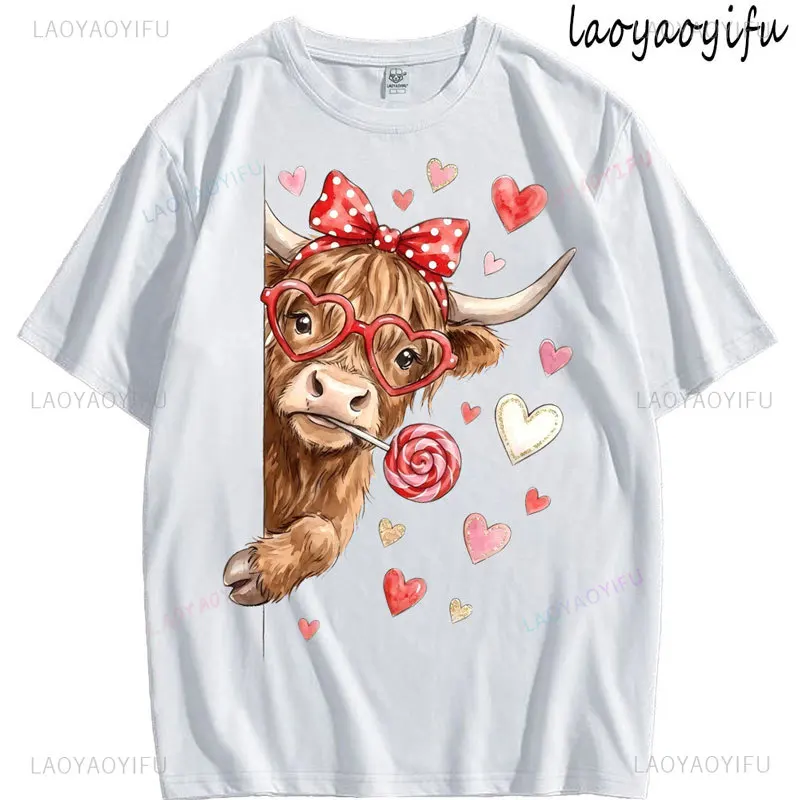 

Highland Cow Valentine Cute Peeking Cow Shirt Funny Valentines Day Heart Glasses Heifer Farm Animal Lover Tops Women O-neck Tee