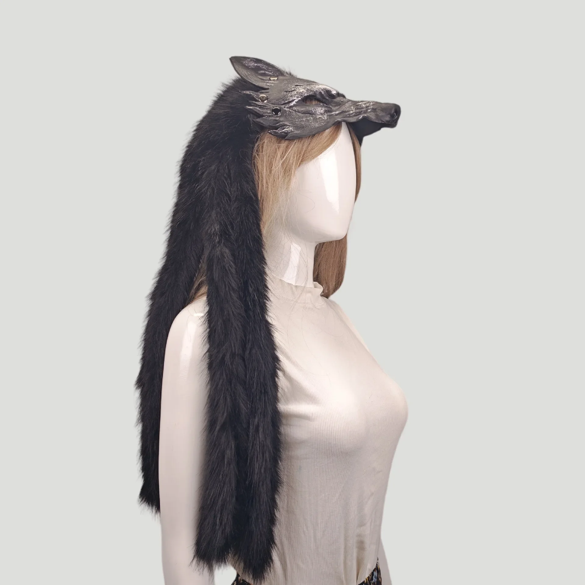 Viking Style Wolf Head Fur Headwear Cosplay Props Nordic Style Halloween Cosplay Suitable for Carnival Party Props