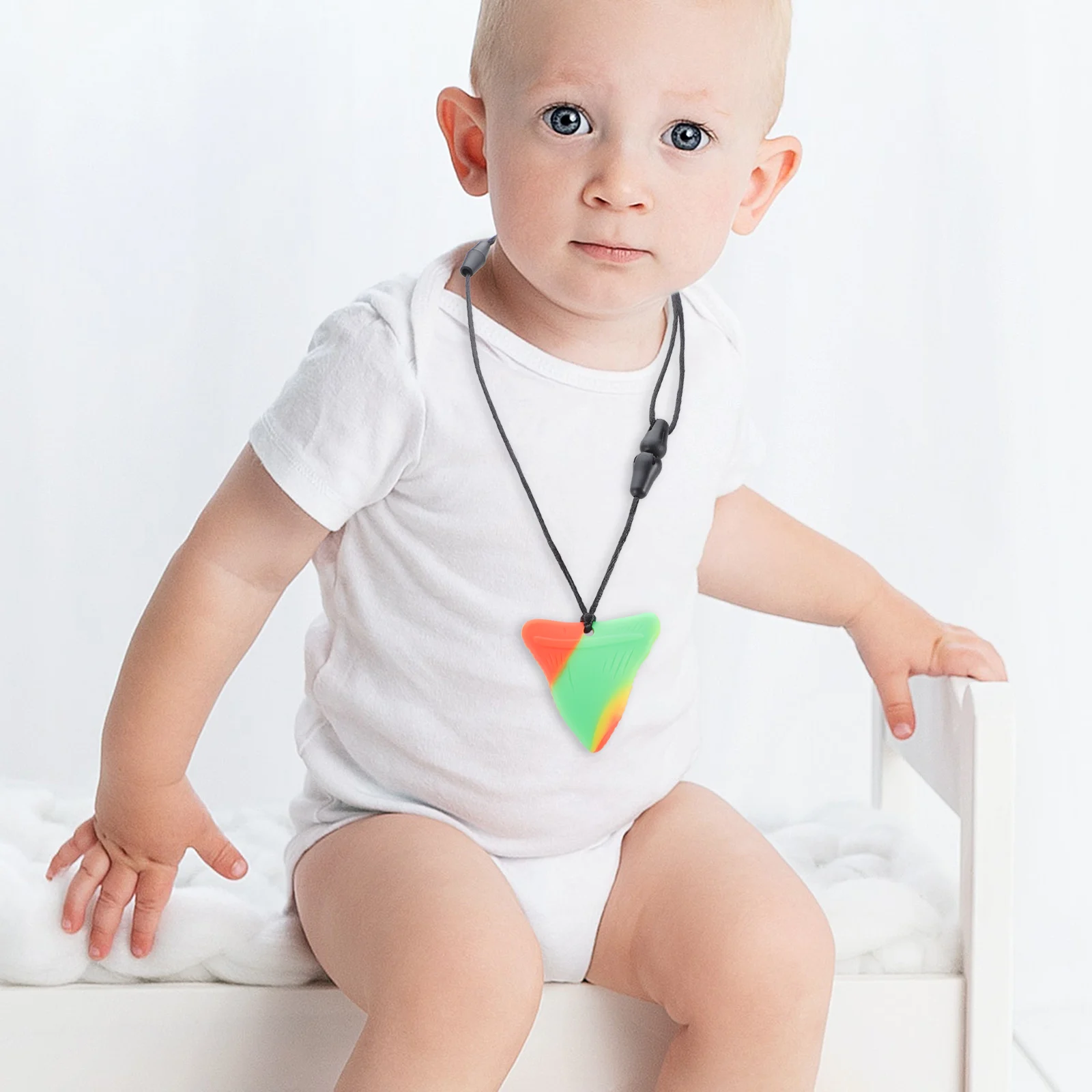 

2pcs Shark Teething Necklace Silicone Chew Toys for Babies Kids Sensory Gum Relief Oral Development Chewing for Toddler
