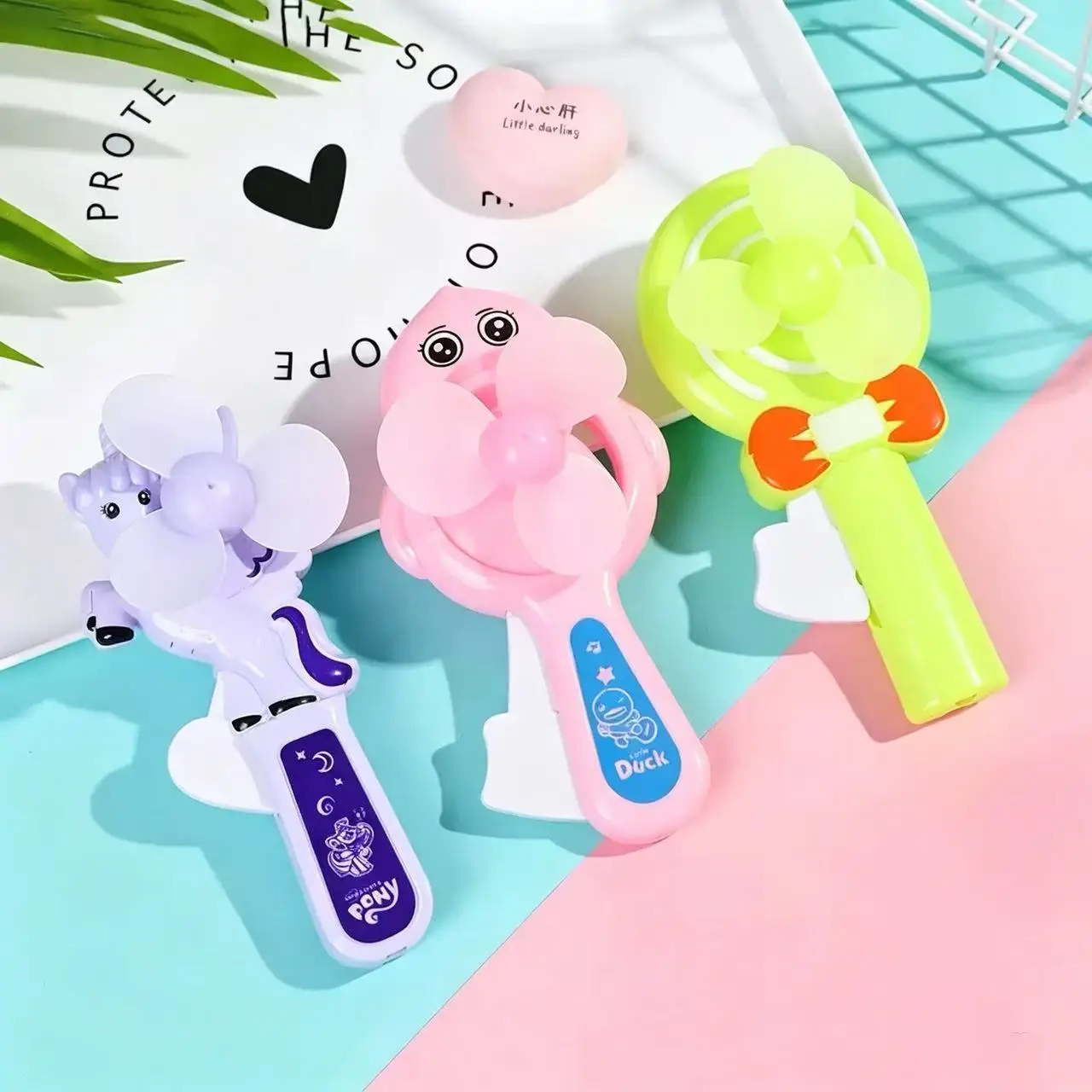 1 Pcs Random Color Cartoon Handheld Manual Fan, Hand Press Mini Cooling Fan, Summer Toy Gift for Kindergarten Children Students
